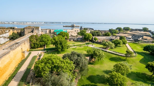 8-Day Somnath Porbandar Dwarka Tour Package